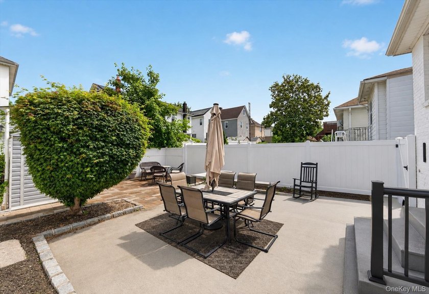 Turn-Key Perfection in the Heart of Pelham Bay! Welcome home to - photo 36
