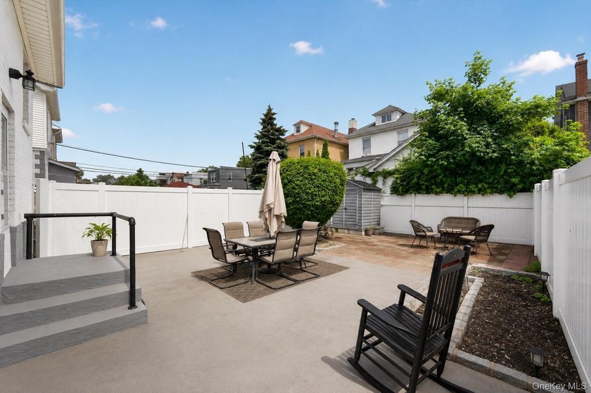 Turn-Key Perfection in the Heart of Pelham Bay! Welcome home to - photo 37