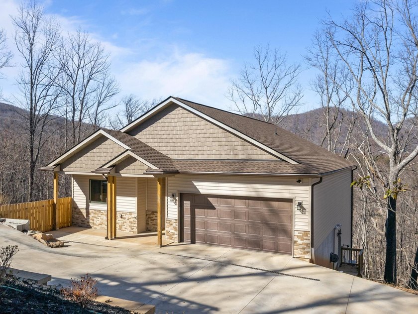 New construction (2025) 3BR/2BA home on 1.19 acres in Thermal - photo 3