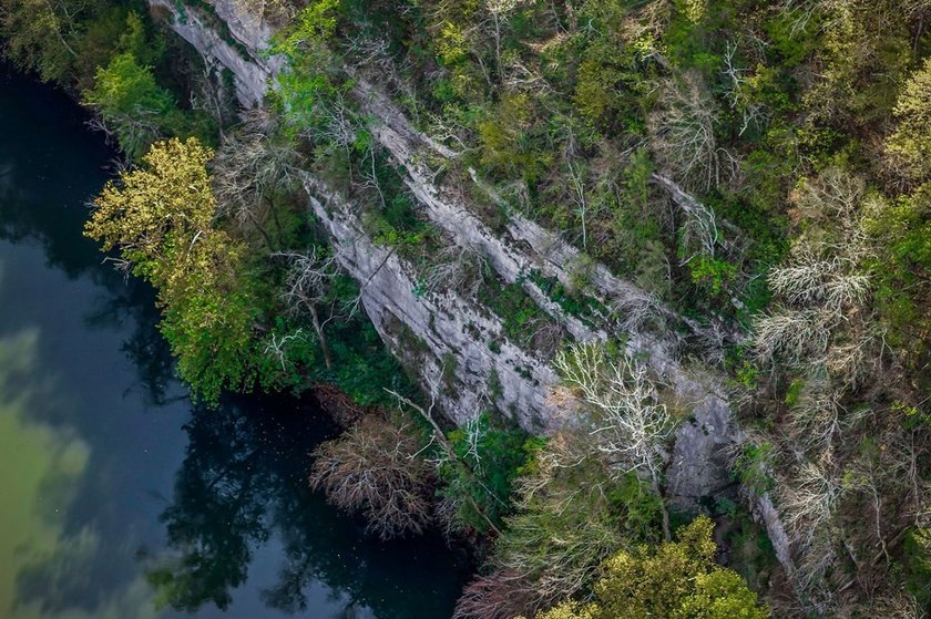 Fishing &amp; Hunting Camp with Mountain Views and River Frontage - photo 4
