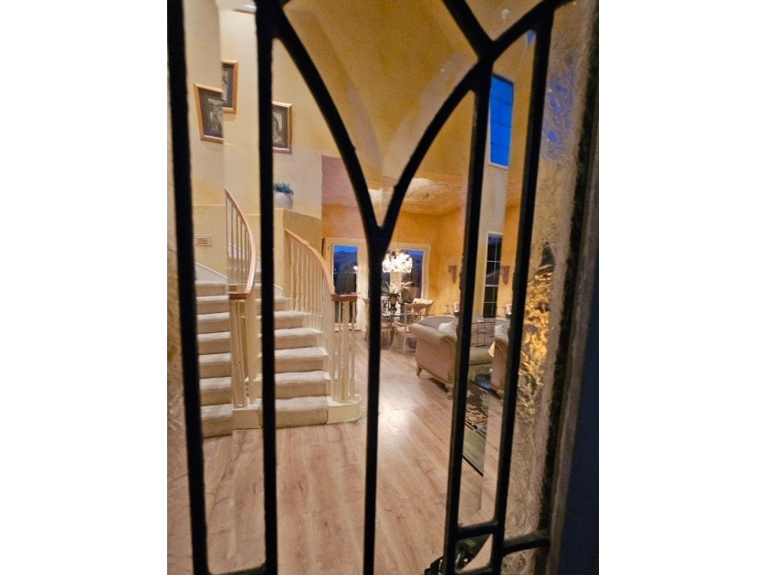 Rare opportunity to own a beautifully maintained view home in - photo 3