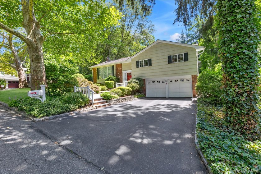 Tucked away on a quiet cul-de-sac, this beautifully maintained - photo 21