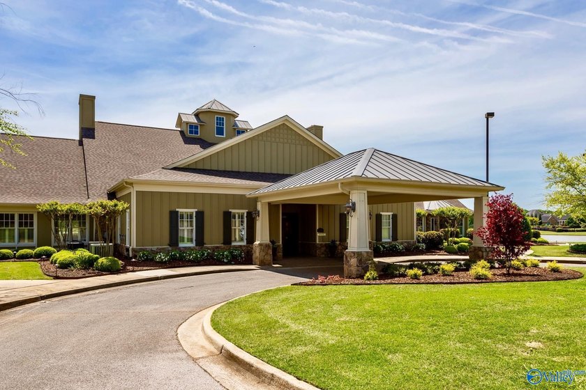 Exceptional move-in ready 4BR/3BA home with freshly painted - photo 32
