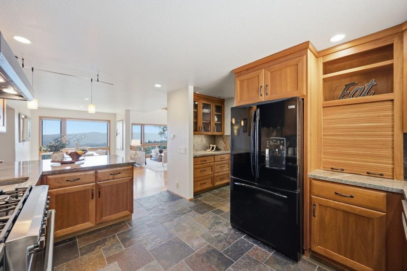 Spectacular canyon and mountain views greet you as you step - photo 15