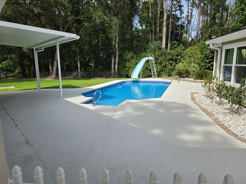 Welcome home to your own private oasis. Nestled in a quiet, cozy - photo 42