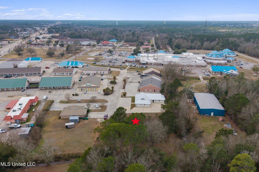 Prime commercial opportunity in the heart of Bay St. Louis! This - photo 4