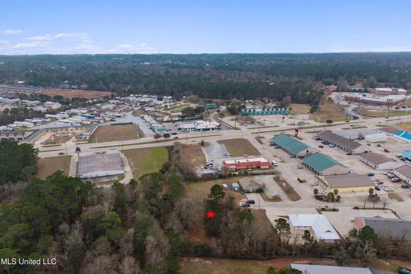 Prime commercial opportunity in the heart of Bay St. Louis! This - photo 7