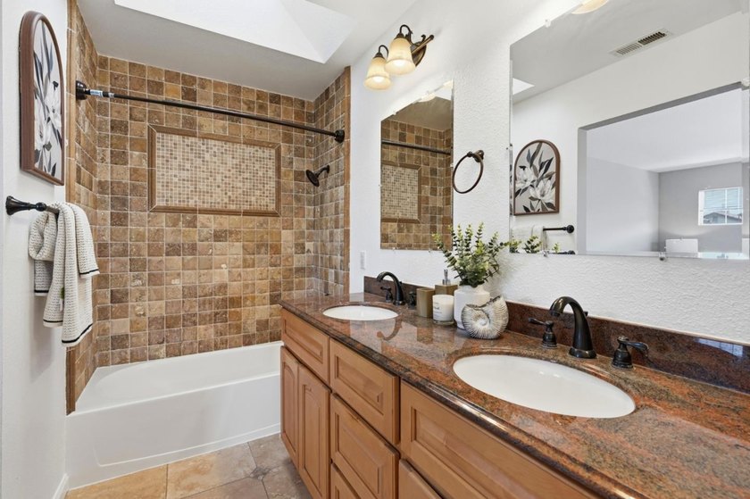 Welcome to this beautifully updated 3-bedroom, 2.5-bath - photo 13
