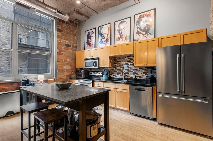 Welcome to Sexton Lofts, a charming piece of history built in - photo 2