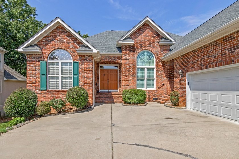 Lakefront Living at Its Finest - Nestled in the prestigious - photo 3