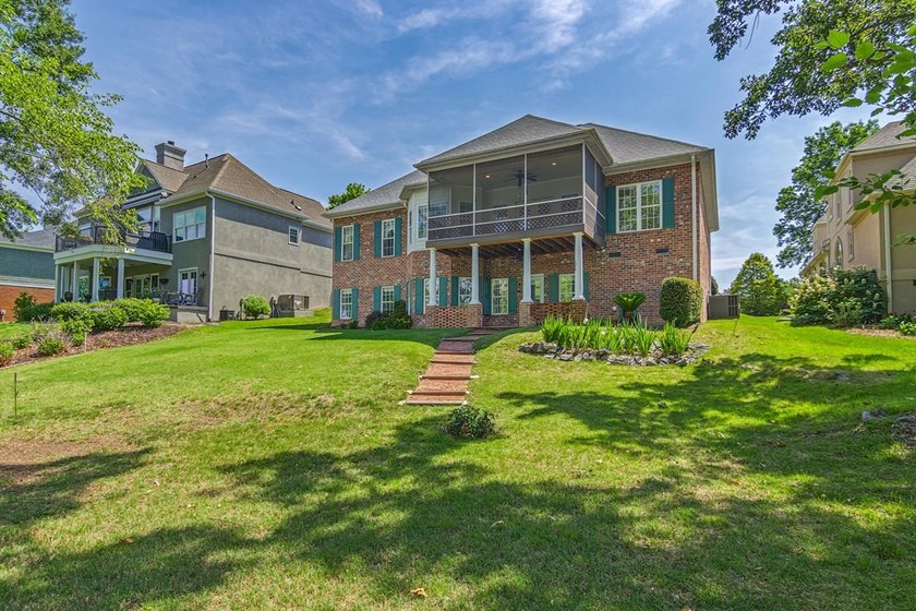 Lakefront Living at Its Finest - Nestled in the prestigious - photo 6