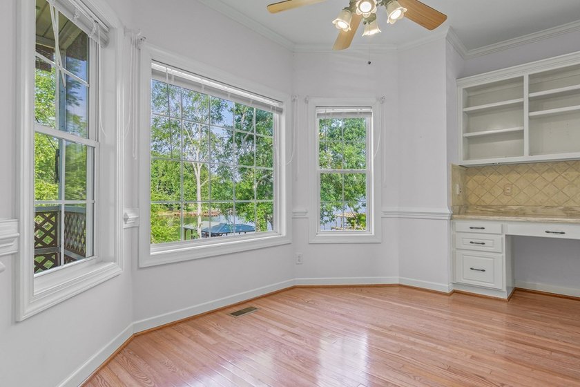 Lakefront Living at Its Finest - Nestled in the prestigious - photo 10