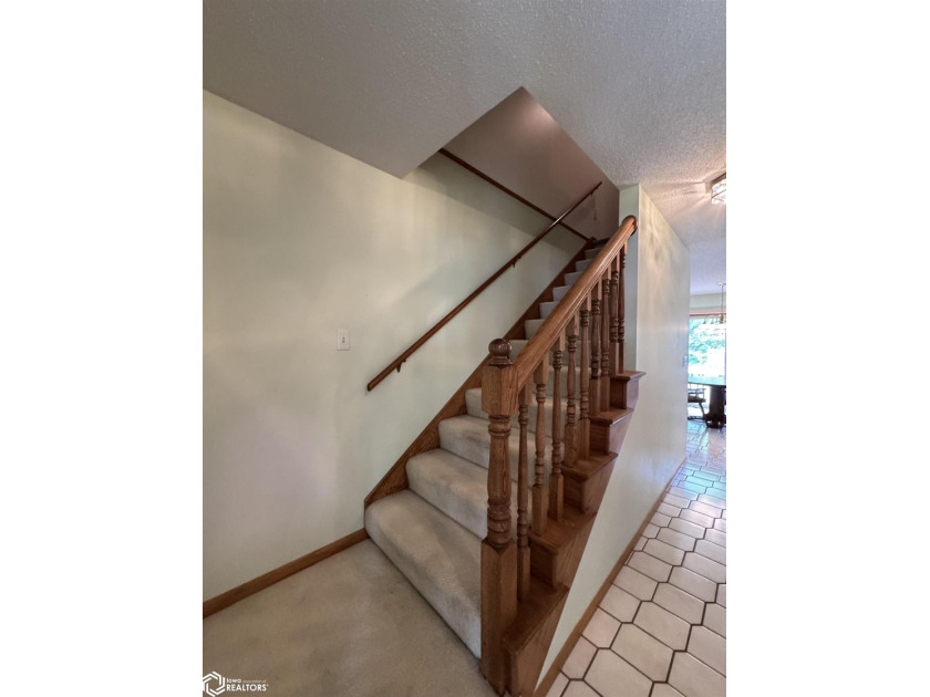 This one has it ALL! Enjoy quiet cul-de-sac living with room for - photo 5