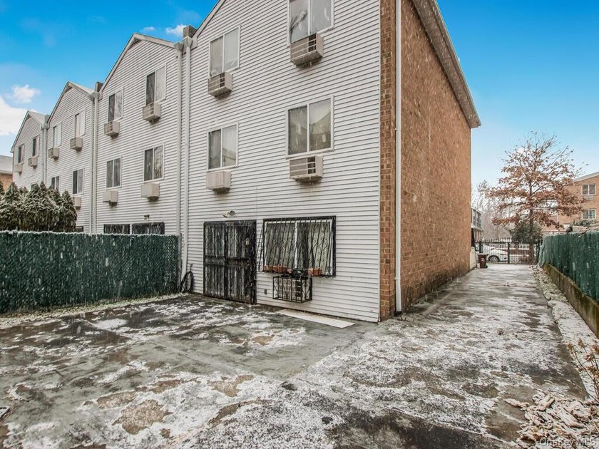Well-maintained two-family duplex built in 1996, offering - photo 20