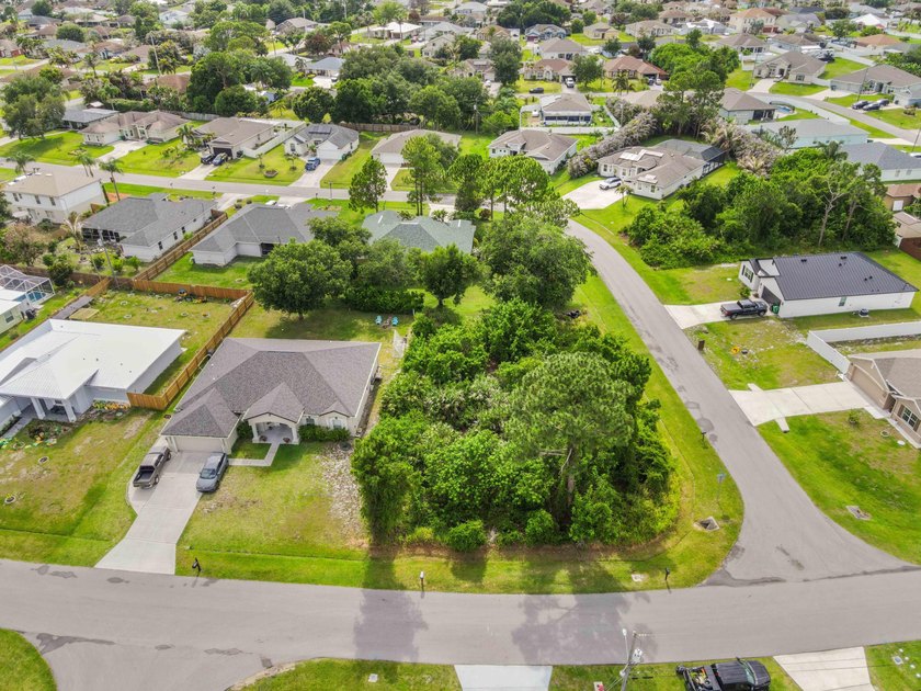 Discover a great opportunity in Port St. Lucie with this - photo 3