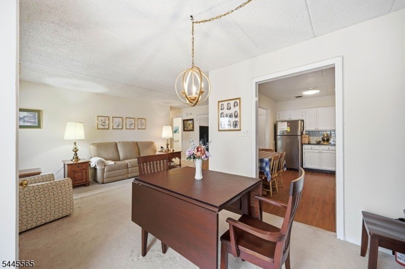This bright, spacious, 3rd floor 2BR, 1.5 Bath condo in the - photo 10