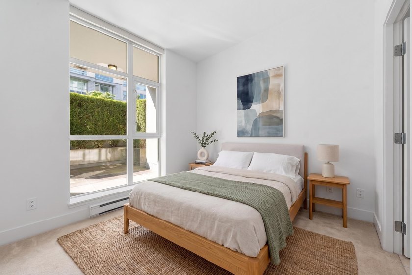 Located in the peaceful Iona neighbourhood Stirling House is a - photo 10