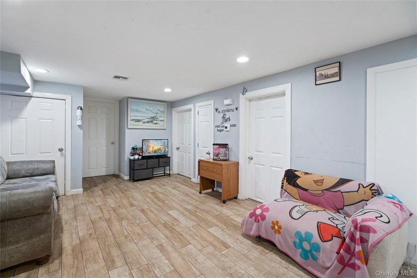 Welcome home to this beautifully maintained 4 bedroom, 2 full - photo 15