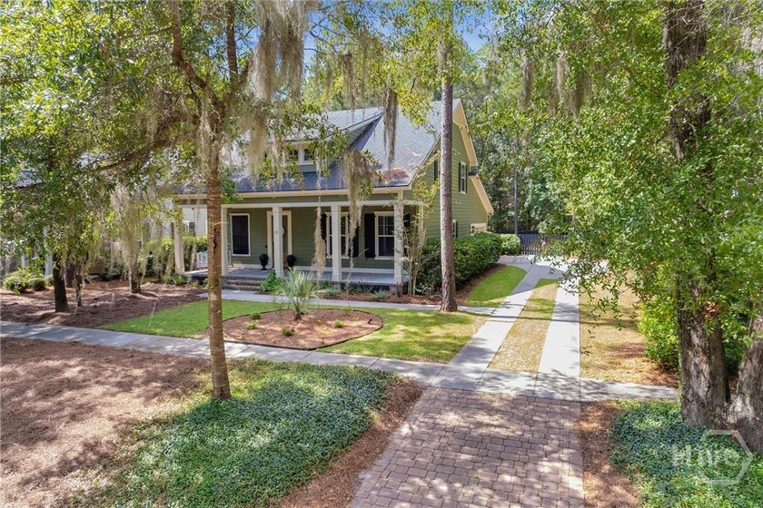 Charming Modern Farmhouse with Thoughtful, Easy Living. Designed - photo 2