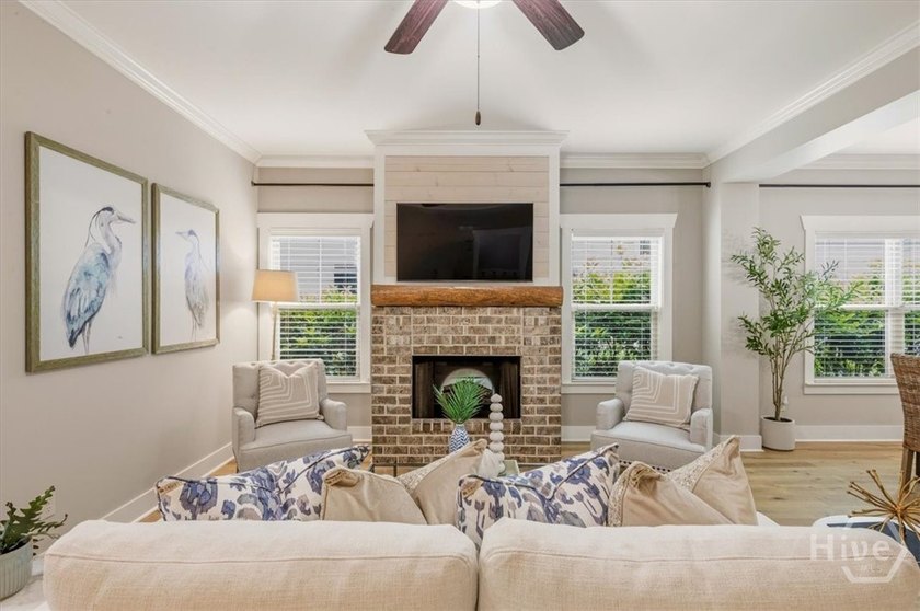 Charming Modern Farmhouse with Thoughtful, Easy Living. Designed - photo 10