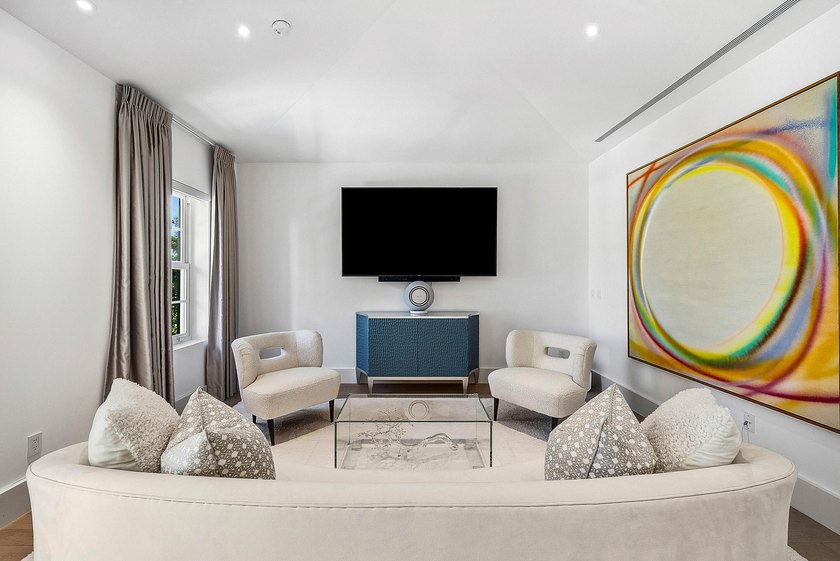 NEW PHOTOS COMING! COMPLETELY REIMAGINED! Chic in-town, ocean - photo 22