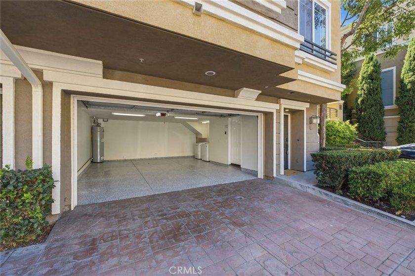 Welcome to Vantage at South Coast Metro, a gated townhome - photo 29
