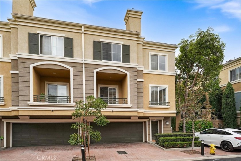 Welcome to Vantage at South Coast Metro, a gated townhome - photo 31