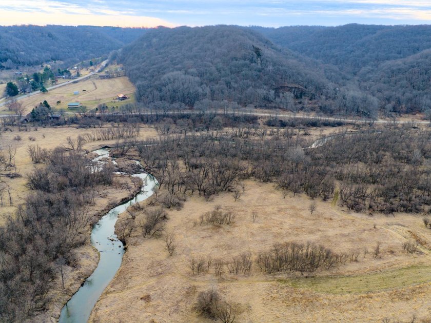 Introducing the West Fork Kickapoo River Farm, an exceptional 90 - photo 12