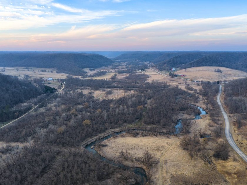 Introducing the West Fork Kickapoo River Farm, an exceptional 90 - photo 14