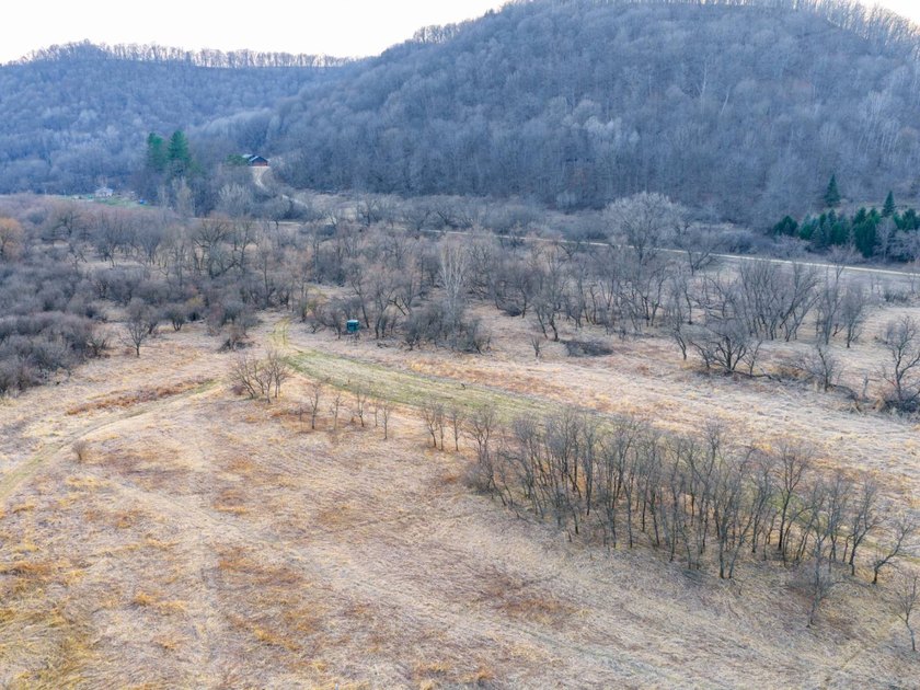 Introducing the West Fork Kickapoo River Farm, an exceptional 90 - photo 17