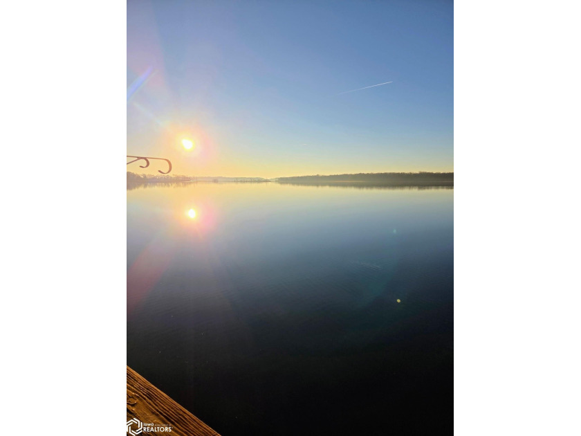 Lakeside comfort and updated style come together in this fully - photo 18