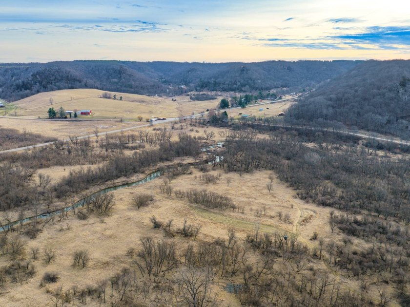Introducing the West Fork Kickapoo River Farm, an exceptional 90 - photo 21