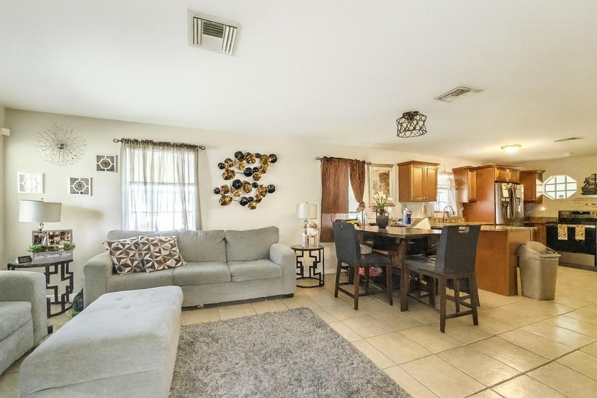Discover this charming 2-bedroom, 1-bath single-family home - photo 2