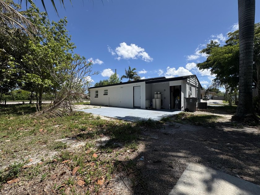 Charming 4-bedroom, 2-bath home on septic in desirable Palm - photo 34