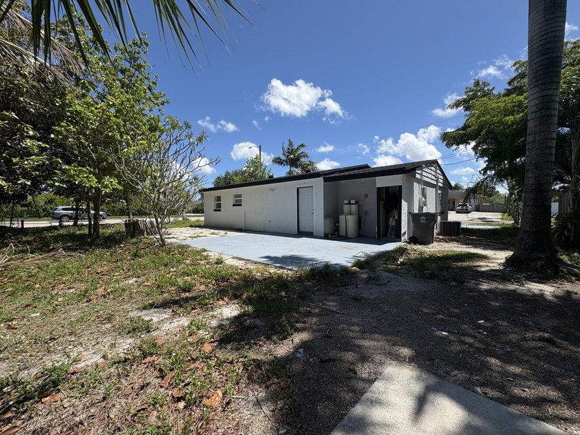 Charming 4-bedroom, 2-bath home on septic in desirable Palm - photo 36
