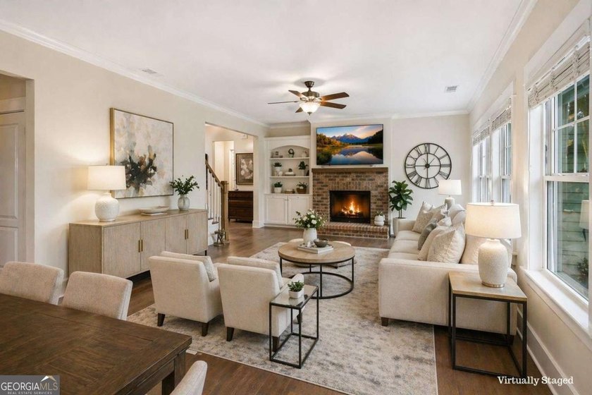 Owner's suite on the main, flexible main-level guest/office - photo 8
