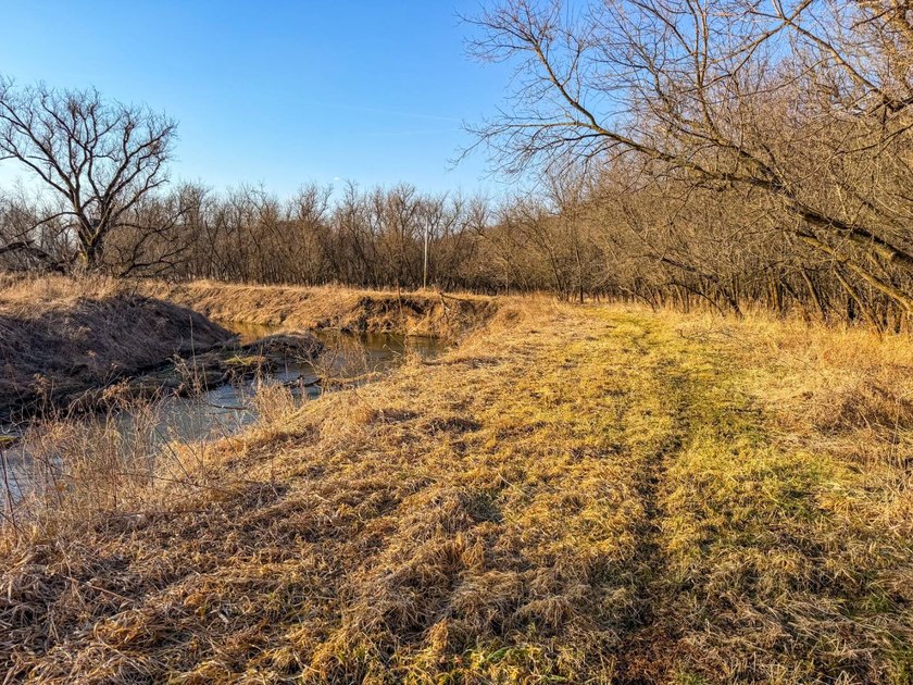 Introducing the West Fork Kickapoo River Farm, an exceptional 90 - photo 42