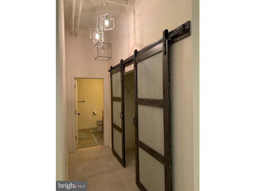 Rare 3 bedroom / 2 bedroom + den ground floor condominium rental - photo 7