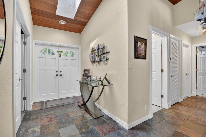 HUGE PRICE REDUCTION, Don't miss this one!!! Welcome to this - photo 6