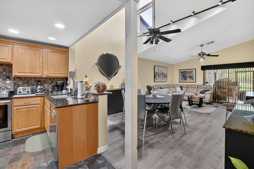 HUGE PRICE REDUCTION, Don't miss this one!!! Welcome to this - photo 8