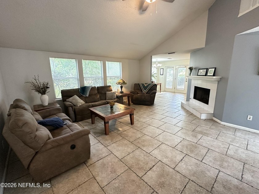 Spacious 3-bedroom, 2.5-bath home situated on over 1.5 acres of - photo 3
