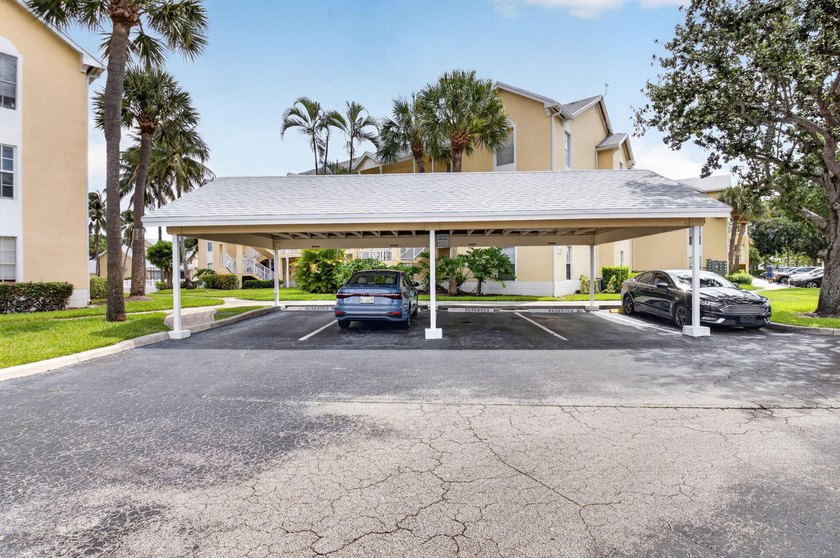 Welcome to this thoughtfully designed two-bedroom, two-bathroom - photo 2