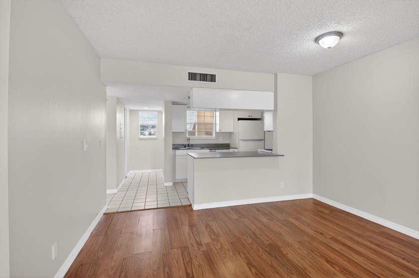 Welcome to this thoughtfully designed two-bedroom, two-bathroom - photo 5