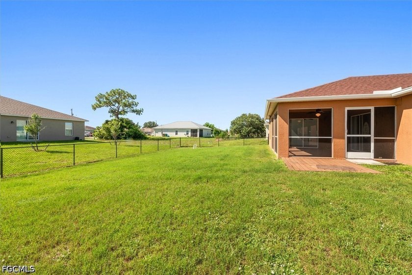 Welcome to this spacious 3-bedroom, 2-bath home in the growing - photo 31