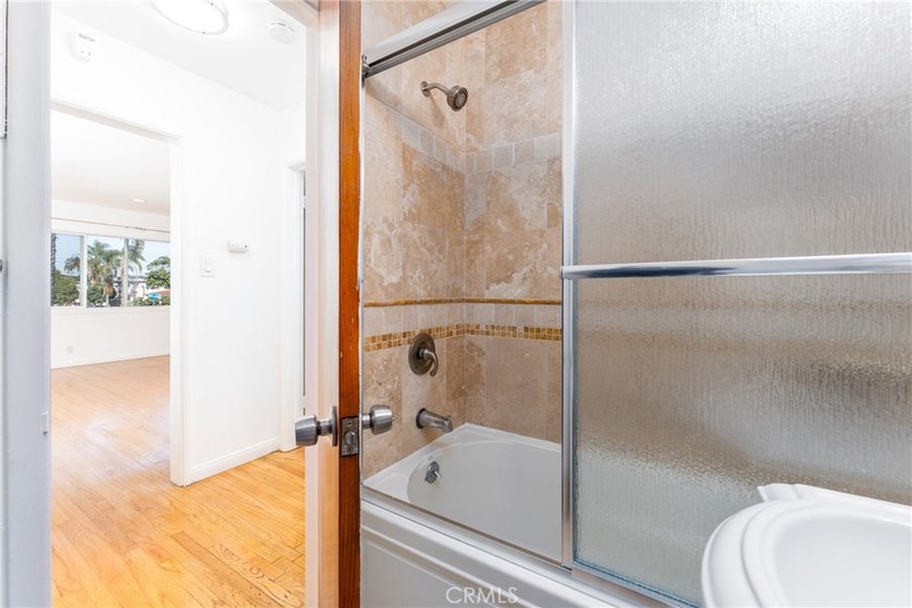 Welcome to 930 E 1st Street #2 - a clean, well-maintained - photo 8