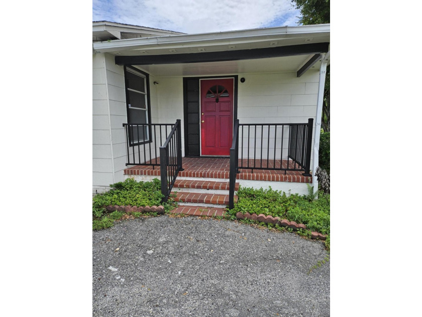 Welcome Investors, this 1,318 square foot home offers 2 bedrooms - photo 2