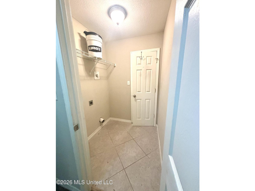 Great opportunity to own this income producing condominium in - photo 12