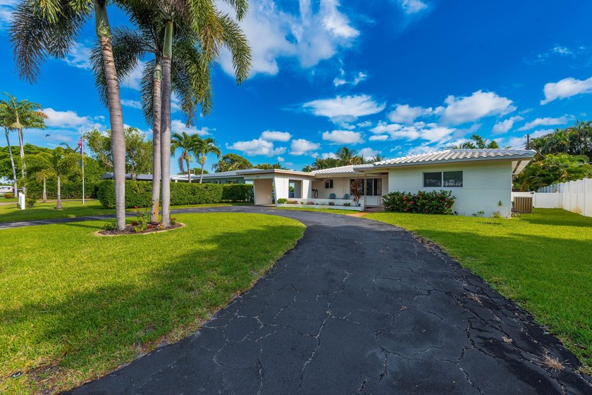 Welcome to Floranada Ridge! This 2-bedroom, 2-bath home offers 1 - photo 3