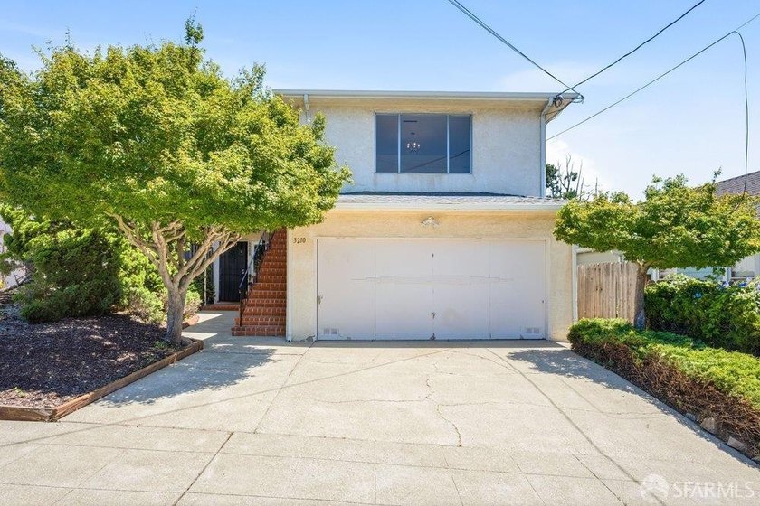 Rare vacant at close Laurel District duplex with long-term - photo 2
