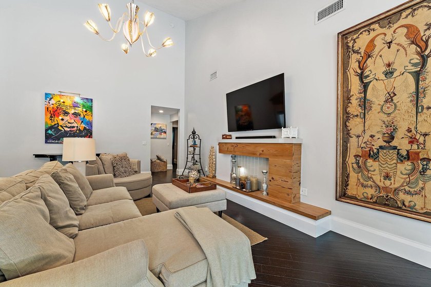 Completely renovated and move-in ready, this exceptional DiVosta - photo 21